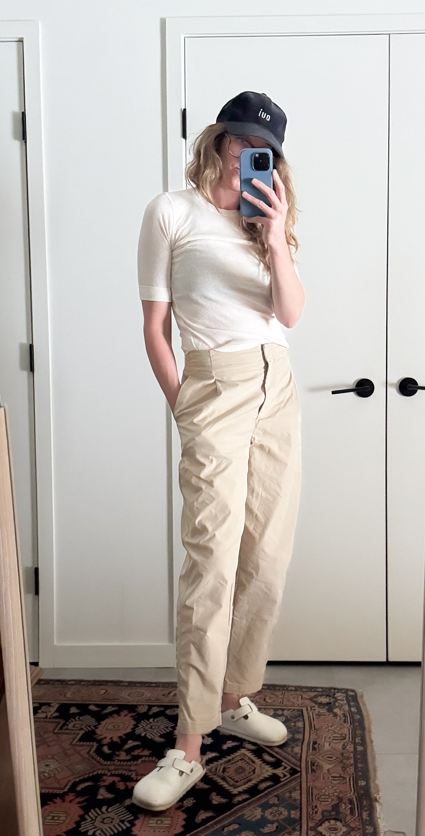 Aritzia Wilfred Khaki Pants - Size 6